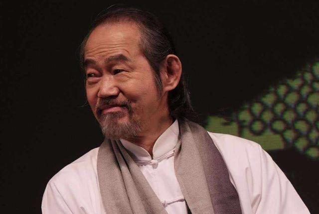 知名港星近况曝光!移居国外弄孙为乐,曾嫌400万片酬高拒绝演出|功夫|元华|孙为_新浪新闻