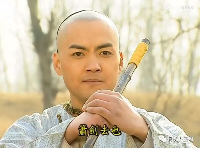 “萧剑”朱宏嘉近照大变,脸大一圈认不出,为刘丹扫墓22年太暖心|朱宏嘉|刘丹|萧剑_新浪新闻