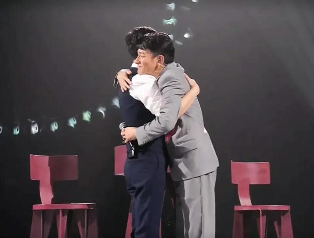 没蹭上刘德华的热度，反而因主持功底差“翻车”，李好是该反思了|李好|刘德华|演唱会_新浪新闻
