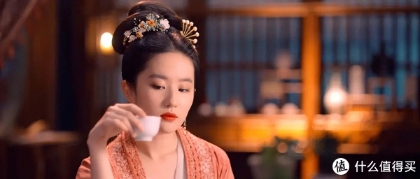 梦华录：东京梦华，顾盼生辉，你永远可以相信神仙姐姐的古装氛围感！休闲区蓝鸢梦想 - Www.slyday.coM