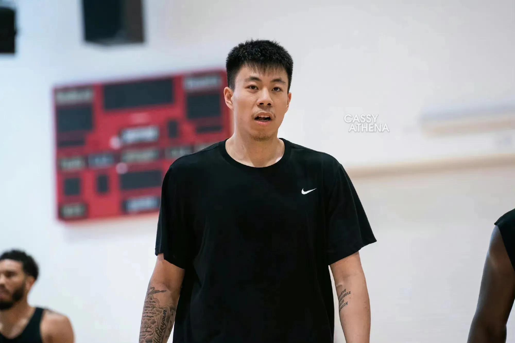纵观CBA｜“破局者”张镇麟，他是中国男篮的锋线答案吗_凤凰网体育_凤凰网