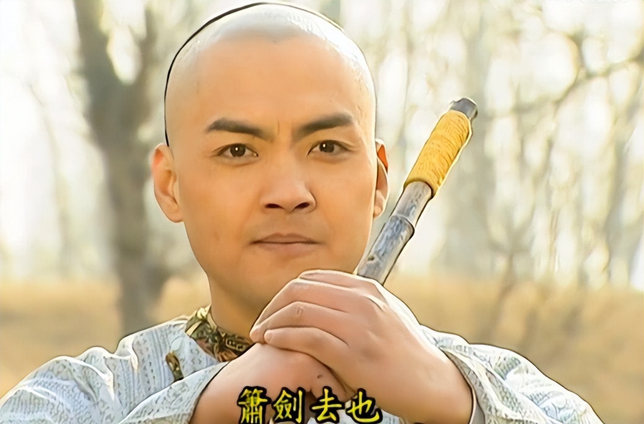 样外界依旧争议不断,而且对比同样出演过《还珠格格》的五阿哥苏有朋