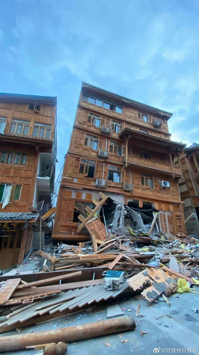 泸定县6.8级地震逾30人遇难，四川同时直面多重考验休闲区蓝鸢梦想 - Www.slyday.coM