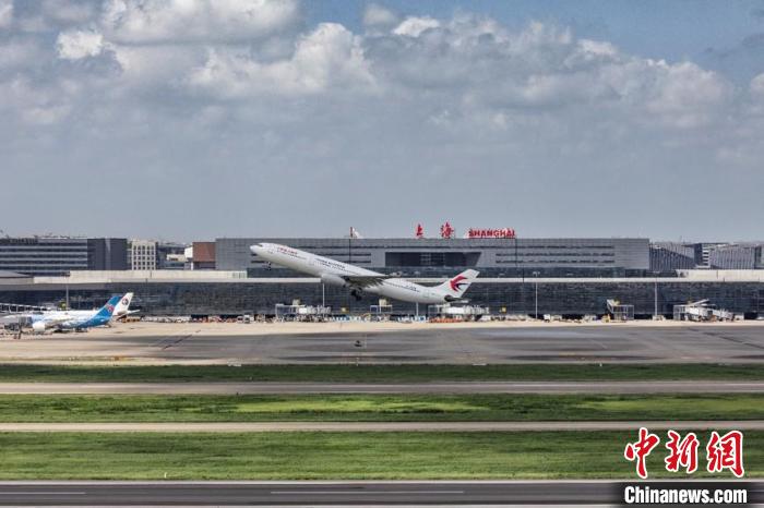 上海构建数字孪生机场，促进机场实现安全、运行、服务、经营、交通、环境、货运、管理等8个领域的智慧化。　上海市交通委供图