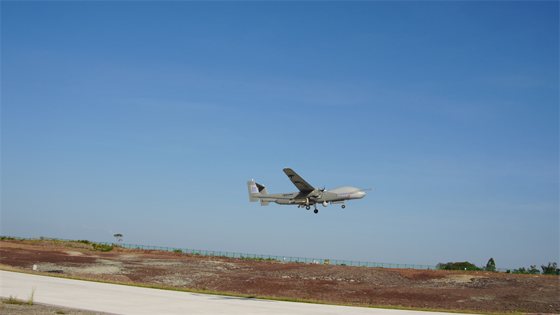 四川省通信管理局紧急派出“大型高空全网应急通信无人机”飞赴泸定地震震中休闲区蓝鸢梦想 - Www.slyday.coM