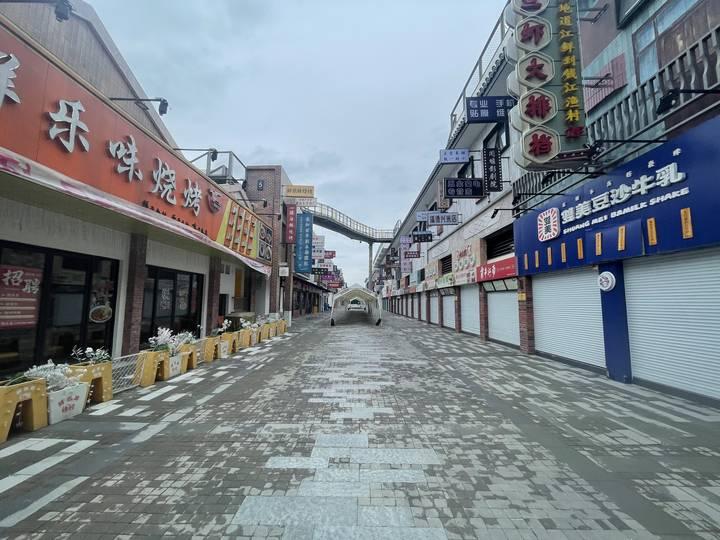 曾投资一个亿复古港风很吸睛，如今不到一年冷冷清清，萧山闻堰老街怎么了？休闲区蓝鸢梦想 - Www.slyday.coM