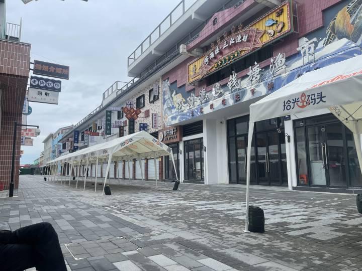 曾投资一个亿复古港风很吸睛，如今不到一年冷冷清清，萧山闻堰老街怎么了？休闲区蓝鸢梦想 - Www.slyday.coM