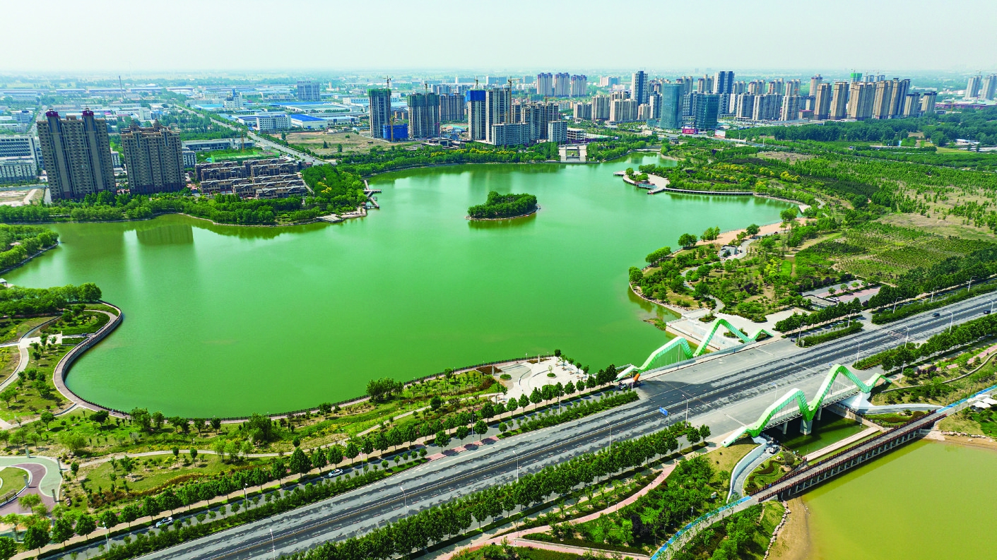 新乡市,地处河南省北部,北依太行,南临黄河,与省会郑州隔河相望.