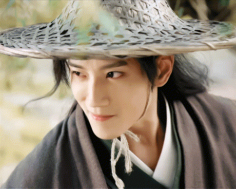 谁能拒绝会耍花剑的少年侠客啊！张峻宁一秒穿衣镜头，谁没疯过休闲区蓝鸢梦想 - Www.slyday.coM