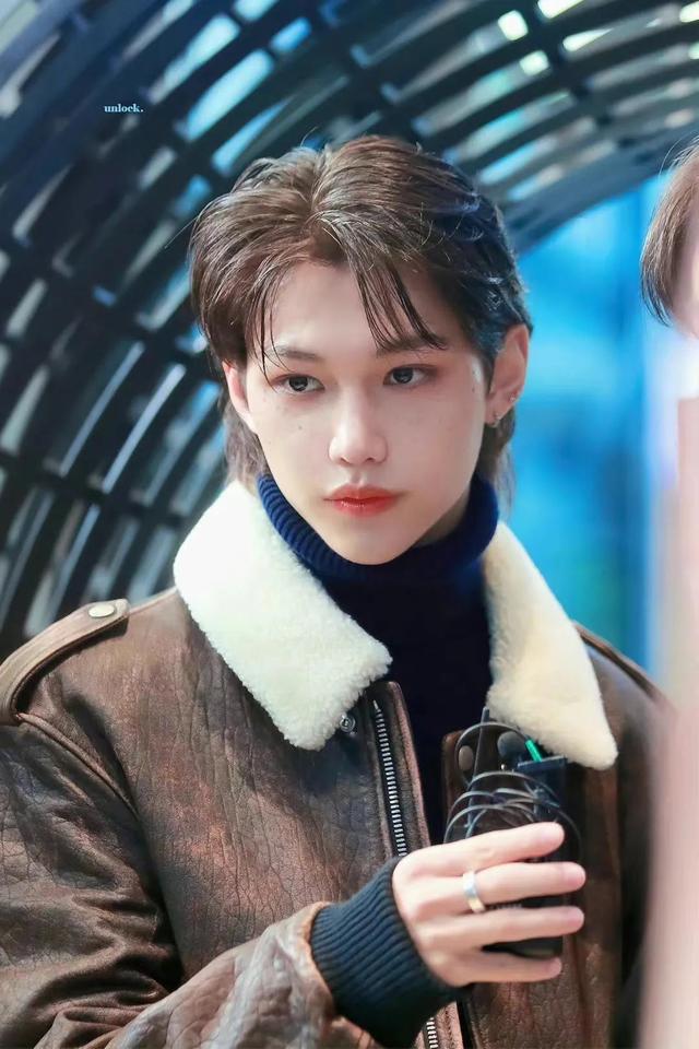 韩式滤镜又破裂！知名韩团参加时尚活动，外媒生图脸型崎岖发肿休闲区蓝鸢梦想 - Www.slyday.coM