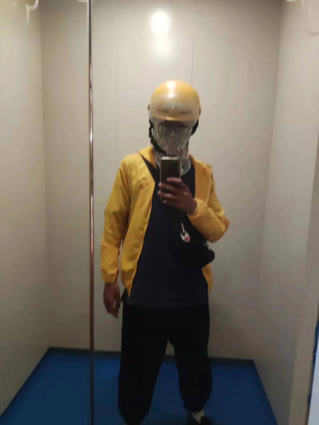 19岁男孩暑假送外卖赚了1.7万余元！“学费生活费都有了”休闲区蓝鸢梦想 - Www.slyday.coM