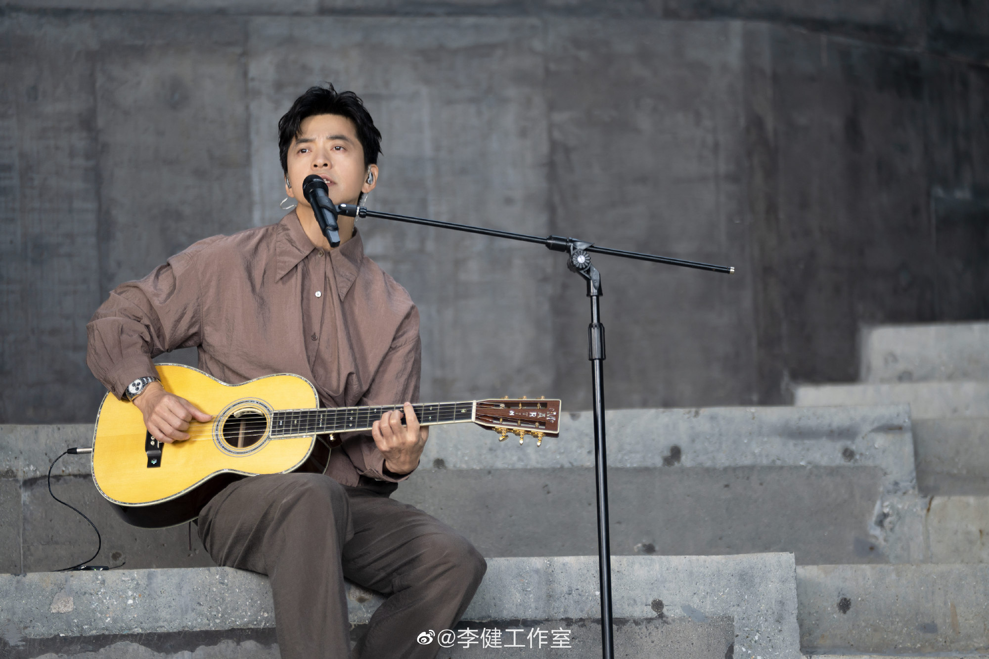 3.5亿人次围观刘德华线上演唱会，抖音把流量玩明白了休闲区蓝鸢梦想 - Www.slyday.coM