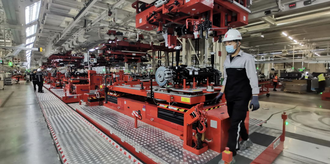 在特斯拉生产一线他们进退两难