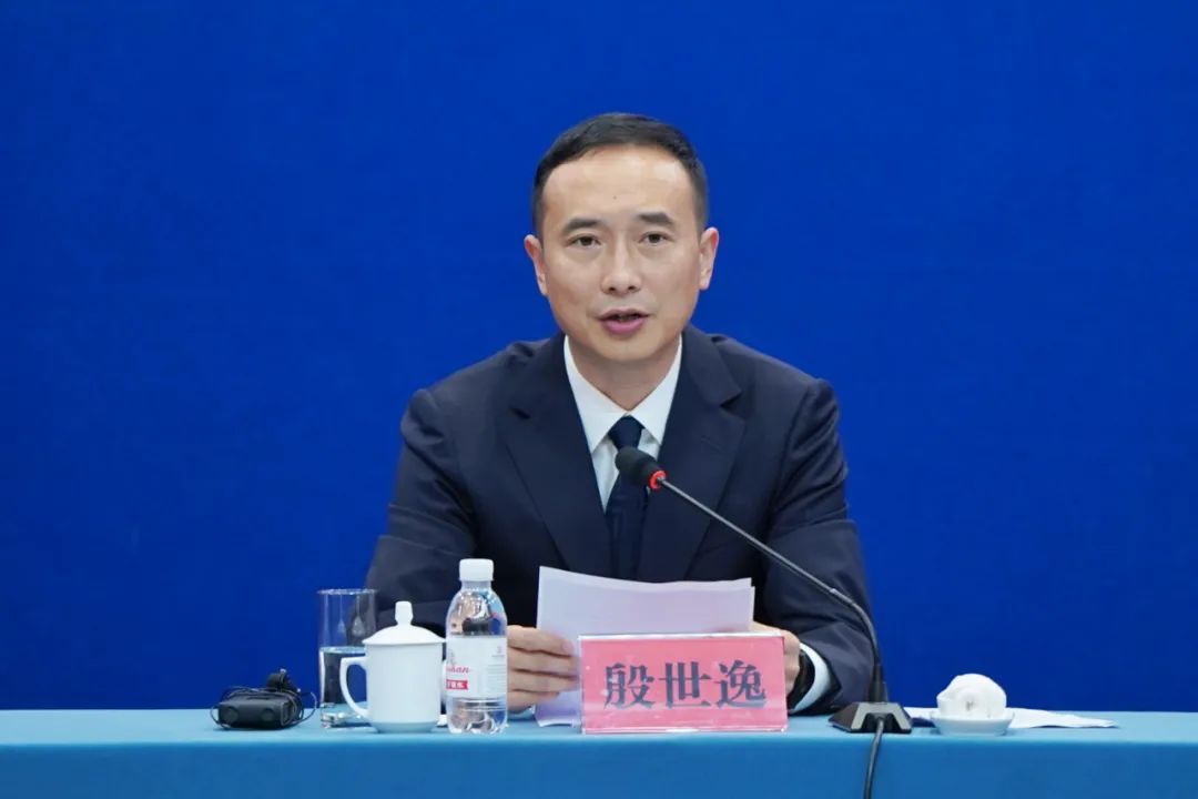 市海洋发展局党组书记,局长 殷世逸