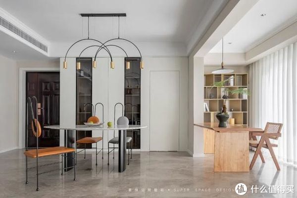 难怪越来越多人买“大横厅”户型，或许只有尝试过，才知道住起来有多爽休闲区蓝鸢梦想 - Www.slyday.coM