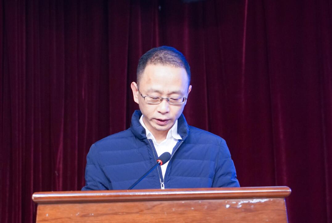 南明区人民政府副区长严明,作为该区组织全员核酸检测工作的分管领导