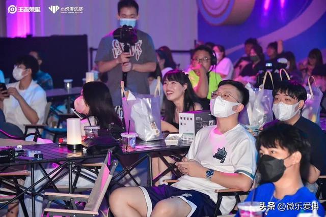 零距离和策划接触是什么体验？王者荣耀线下活动，玩家一致好评休闲区蓝鸢梦想 - Www.slyday.coM