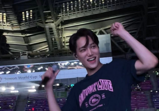 韩式滤镜又破裂！知名韩团参加时尚活动，外媒生图脸型崎岖发肿休闲区蓝鸢梦想 - Www.slyday.coM