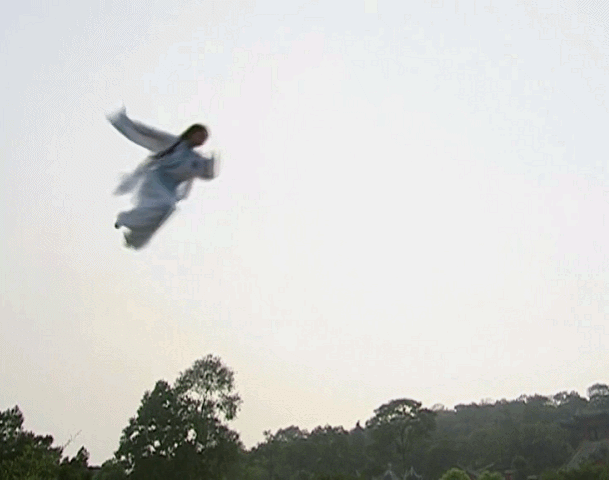 现在的轻功vs以前的轻功:一个身轻如燕,一个如泰山压顶,差距大__财经