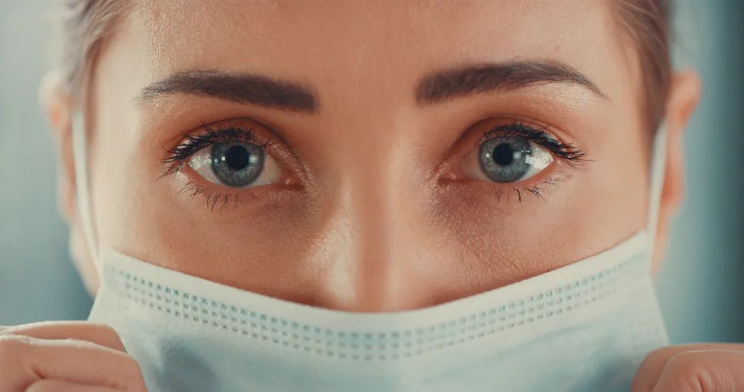 真的会瞎！别再熬夜刷手机，小心“青光眼”盯上你！休闲区蓝鸢梦想 - Www.slyday.coM