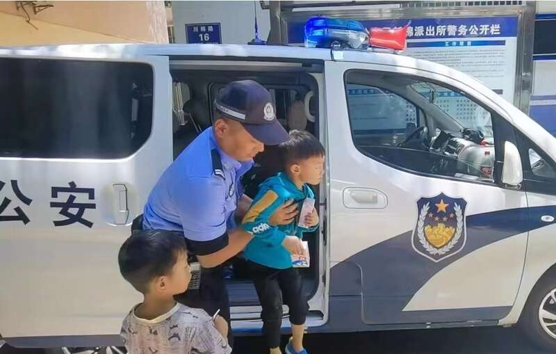 因地震与家人失联13小时  辅警在工作岗位上得知母亲遇难休闲区蓝鸢梦想 - Www.slyday.coM