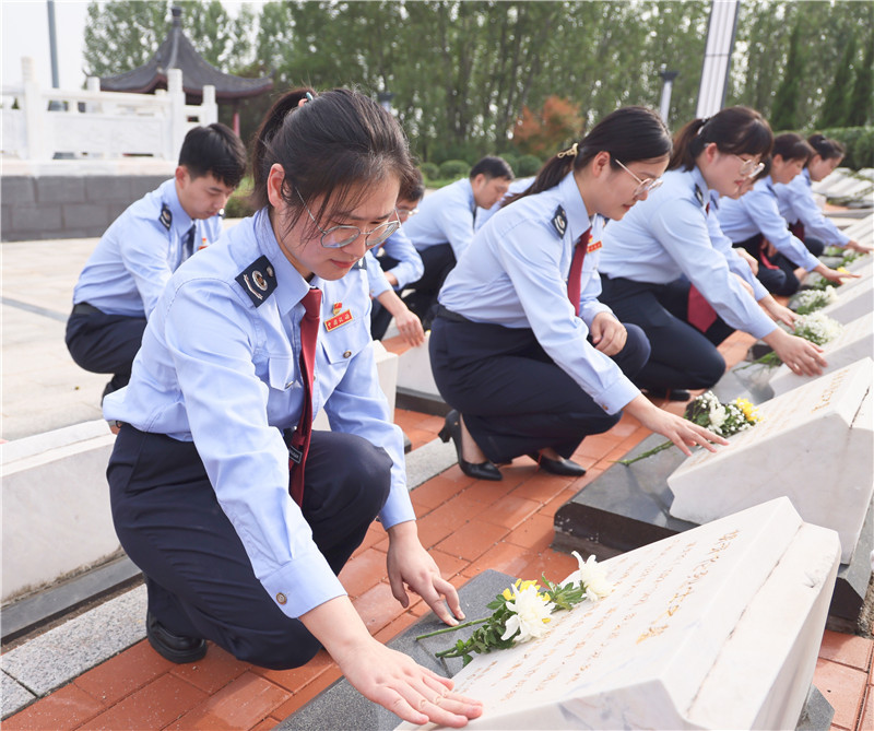 定远县税务局组织开展“祭奠先烈英魂 赓续税务力量”活动休闲区蓝鸢梦想 - Www.slyday.coM