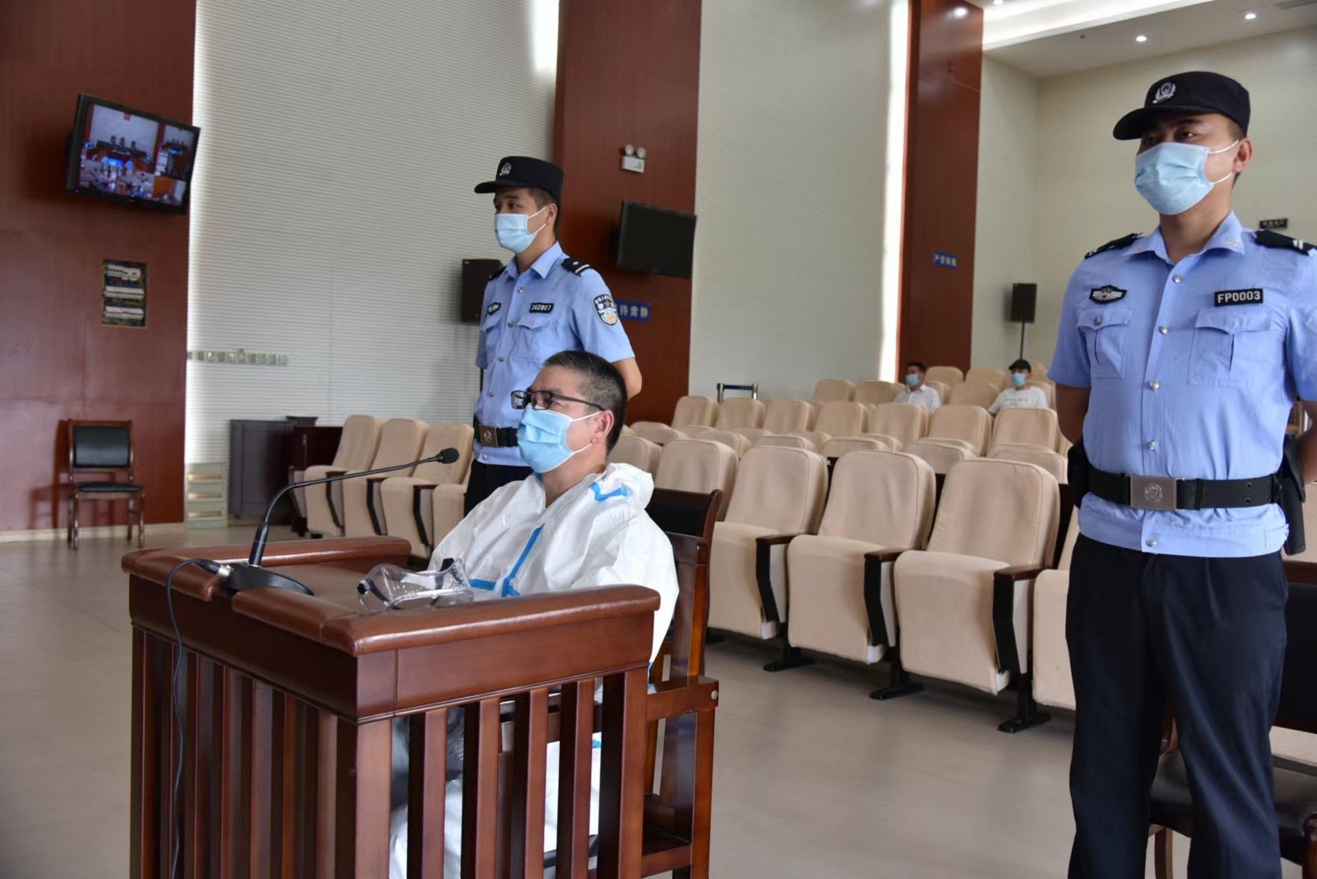 被留置前一天还在赌博,安徽省联社原副主任孙斌因受贿罪一审被判11年