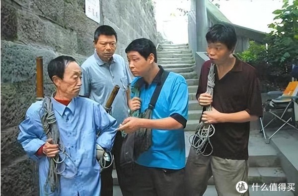 曾经辉煌过的山城棒棒军,如今被时代淘汰,依旧有人记得他们|棒棒|山城棒棒军|重庆|山城|棒棒军_新浪新闻