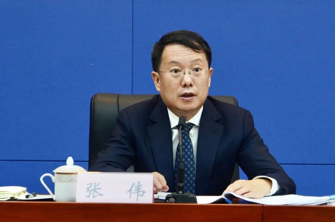 张伟介绍,长期来看,广安都接受重庆超大城市,作为经济中心的辐射,广安