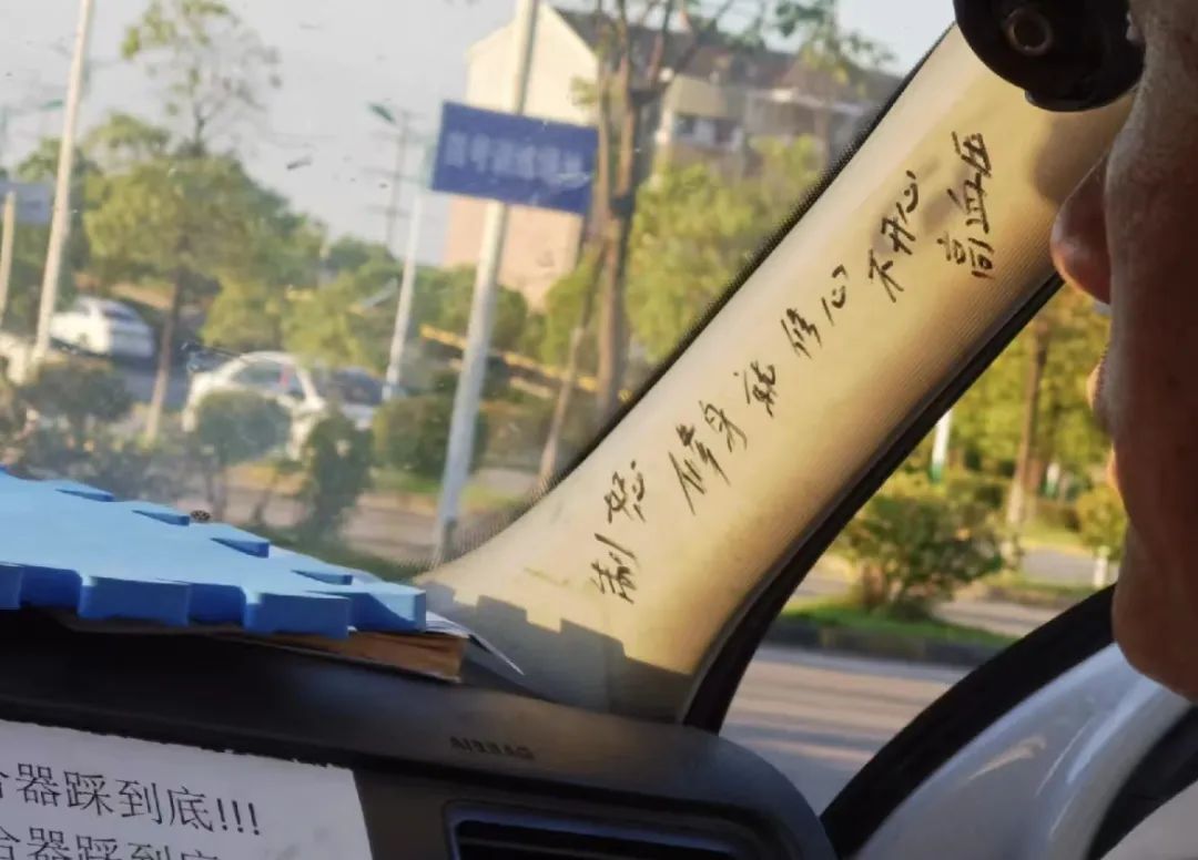 偷翻老公淘宝聊天记录，尺度虽然“不堪入目”，但我还是不信他会出轨哈哈哈哈休闲区蓝鸢梦想 - Www.slyday.coM