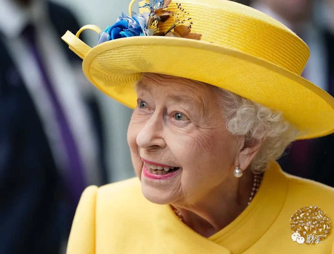 英女王正式任命!特拉斯成为第三位女首相|英国|伊丽莎白二世|英女王_新浪新闻