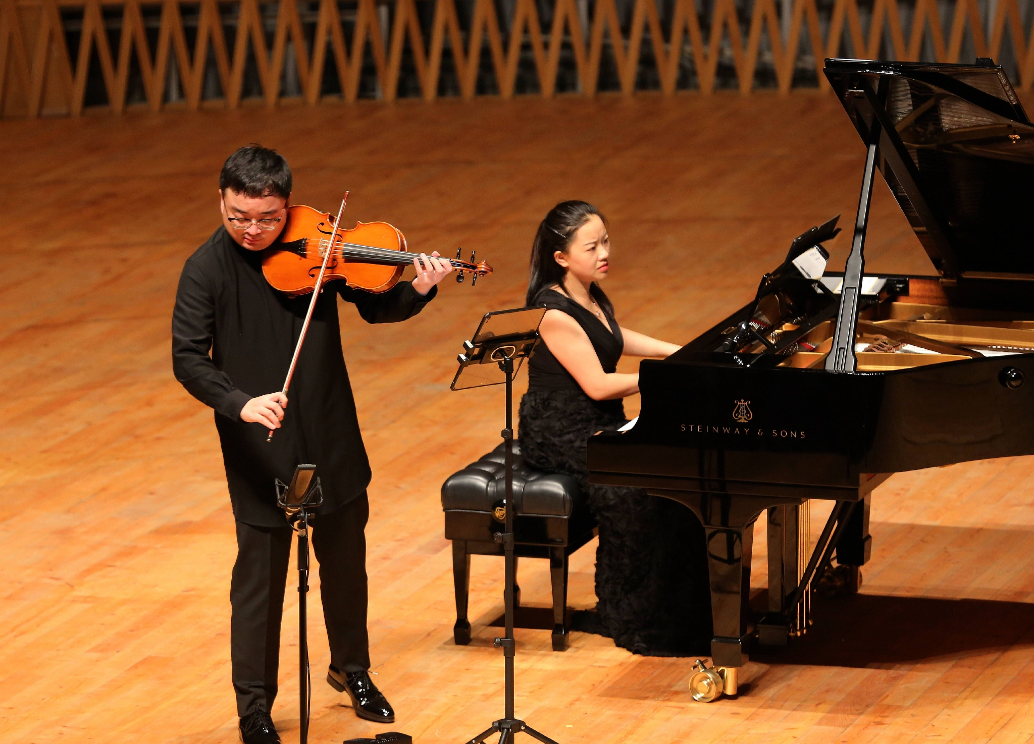 乐评| 在这把中提琴面前,很多小提琴家也许会惭愧|第一号中提琴奏鸣曲