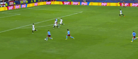 哈兰德补射，梅开二度。