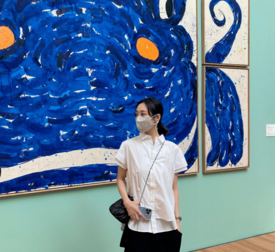 被李纯的私服穿搭给惊艳了!简单的白色穿出花来了,真是完美休闲区蓝鸢梦想 - Www.slyday.coM 被李纯的私服穿搭给惊艳了!简单的白色穿出花来了,真是完美休闲区蓝鸢梦想 - Www.slyday.coM