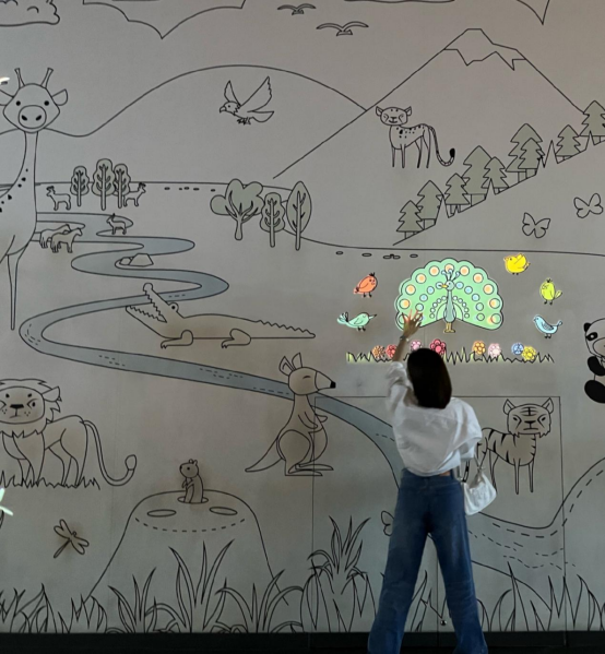 被李纯的私服穿搭给惊艳了!简单的白色穿出花来了,真是完美休闲区蓝鸢梦想 - Www.slyday.coM 被李纯的私服穿搭给惊艳了!简单的白色穿出花来了,真是完美休闲区蓝鸢梦想 - Www.slyday.coM