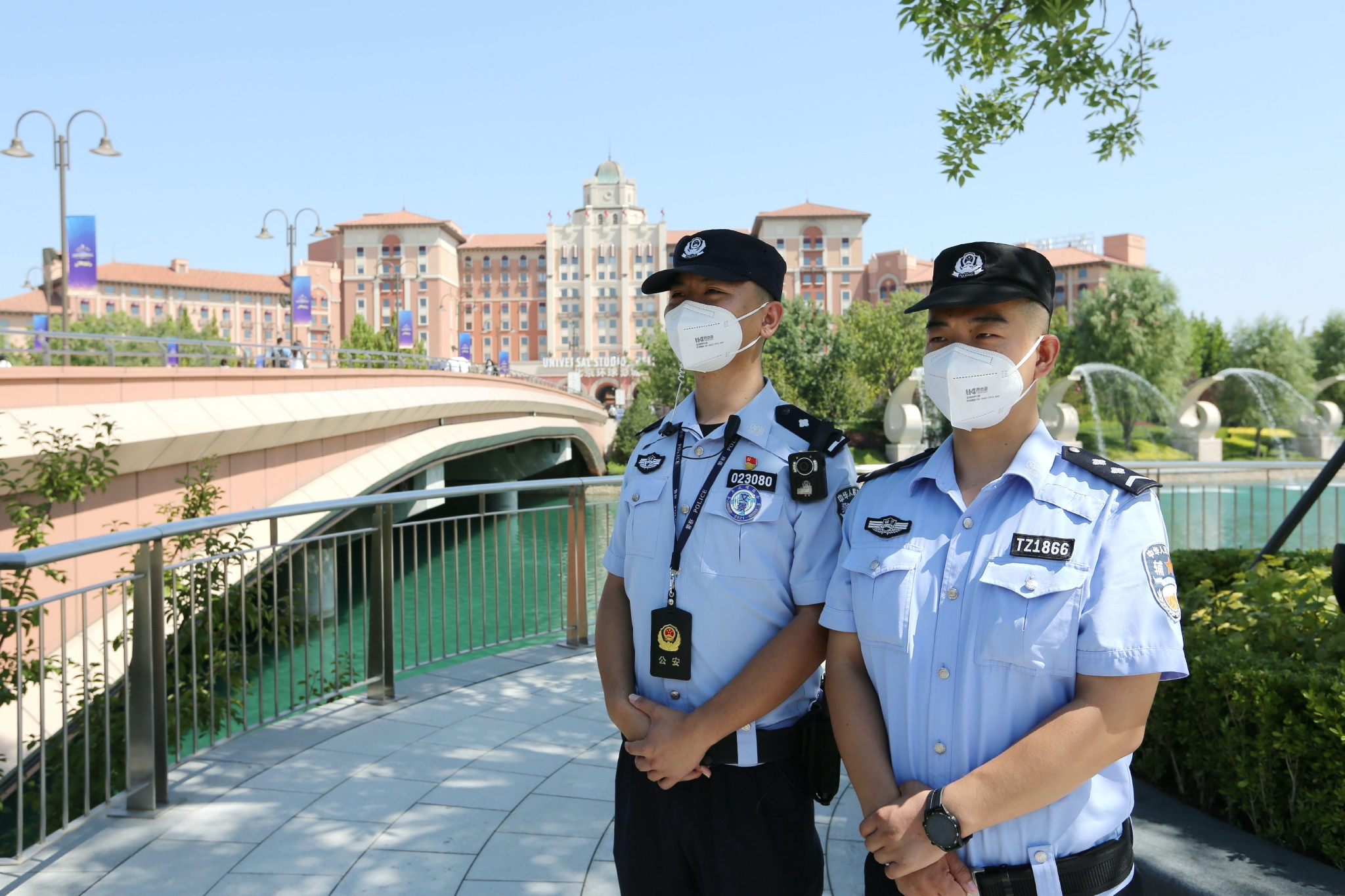北京副中心警察驻守网红打卡地守护平安