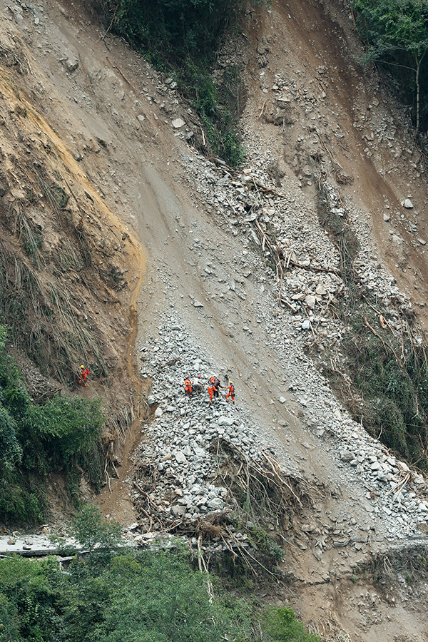 直击泸定地震|我是你的支撑!