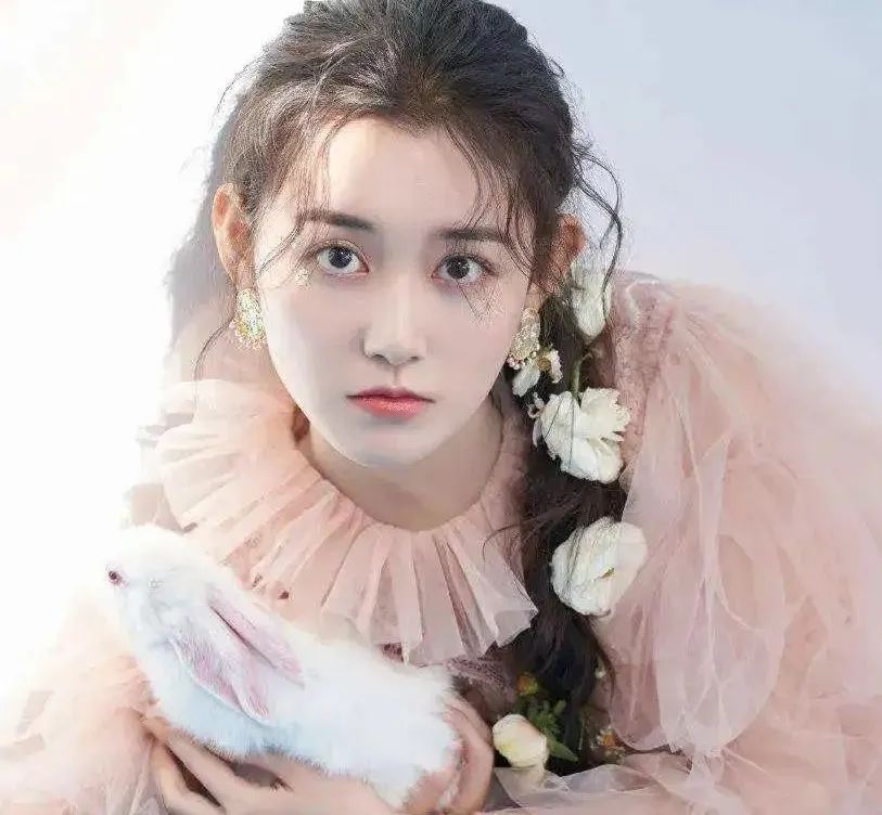 钟汉良闹离婚?蒋依依签约时代峰峻?刘诗诗捡起事业心?周冬雨主演《去你的岛》?郑业成不缺资源?