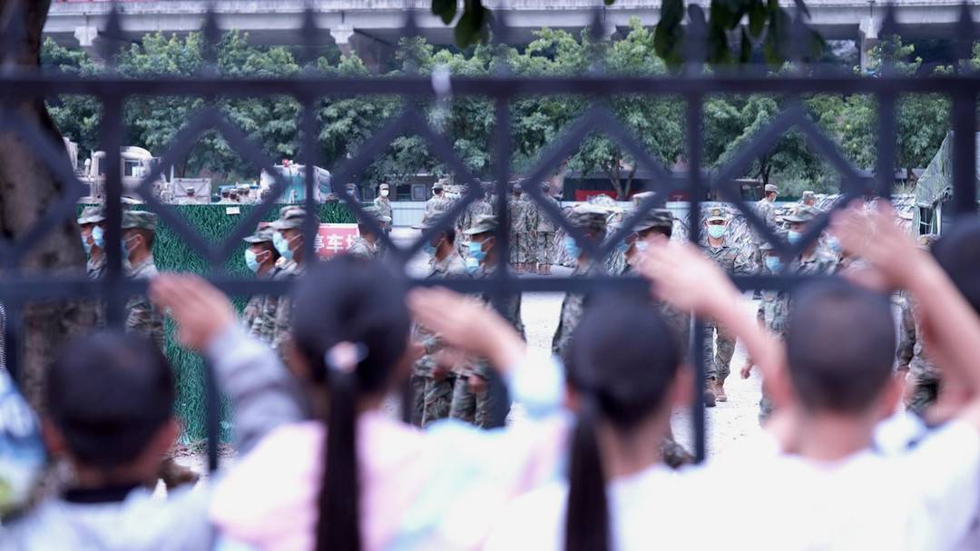 讲避险也讲梦想 第77集团军战士为四川石棉小学生带来“震后第一课”休闲区蓝鸢梦想 - Www.slyday.coM