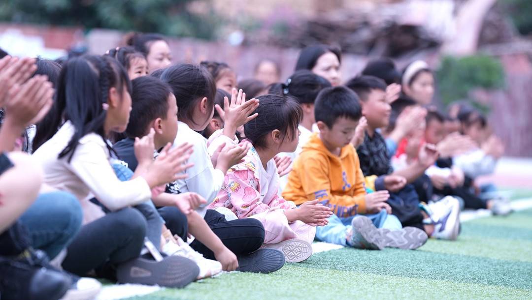 讲避险也讲梦想 第77集团军战士为四川石棉小学生带来“震后第一课”休闲区蓝鸢梦想 - Www.slyday.coM