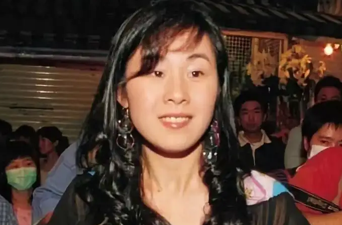 刘銮雄都得不到的女人,王颖妤已得到想要的一切,她手段有多高明|华人置业|王颖妤|刘銮雄_新浪新闻