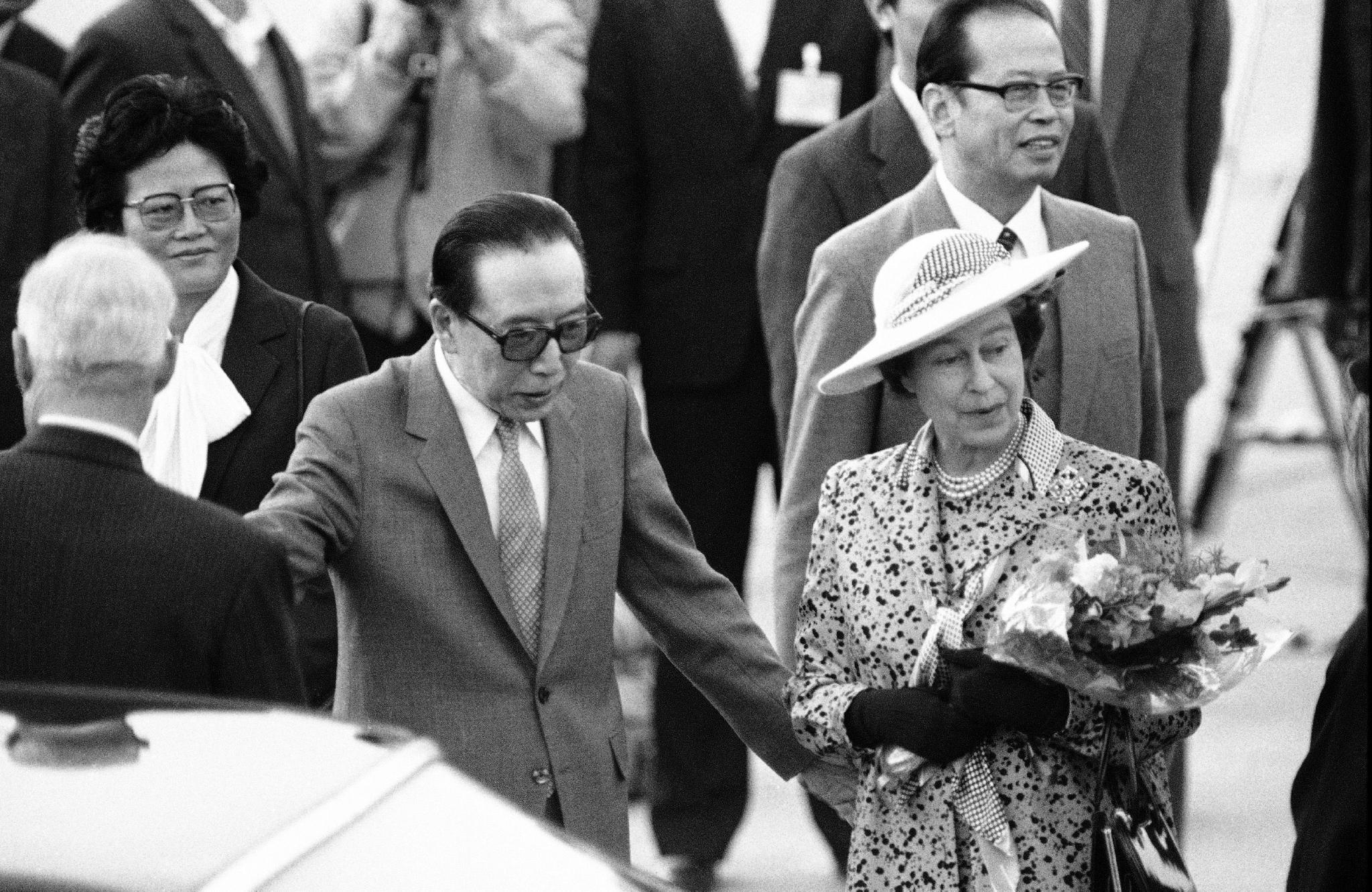 英国女王去世|多图回顾伊丽莎白二世96年传奇人生|英国女王|英国|伊丽莎白二世_新浪科技_新浪网