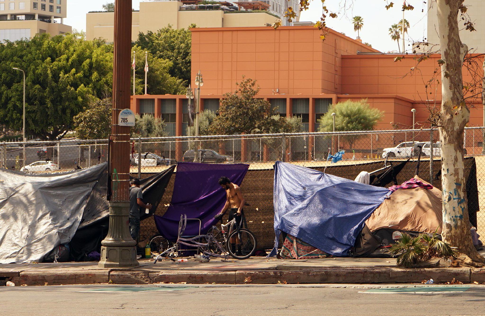 美国洛杉矶县：无家可归者人数上升 突破6.9万休闲区蓝鸢梦想 - Www.slyday.coM