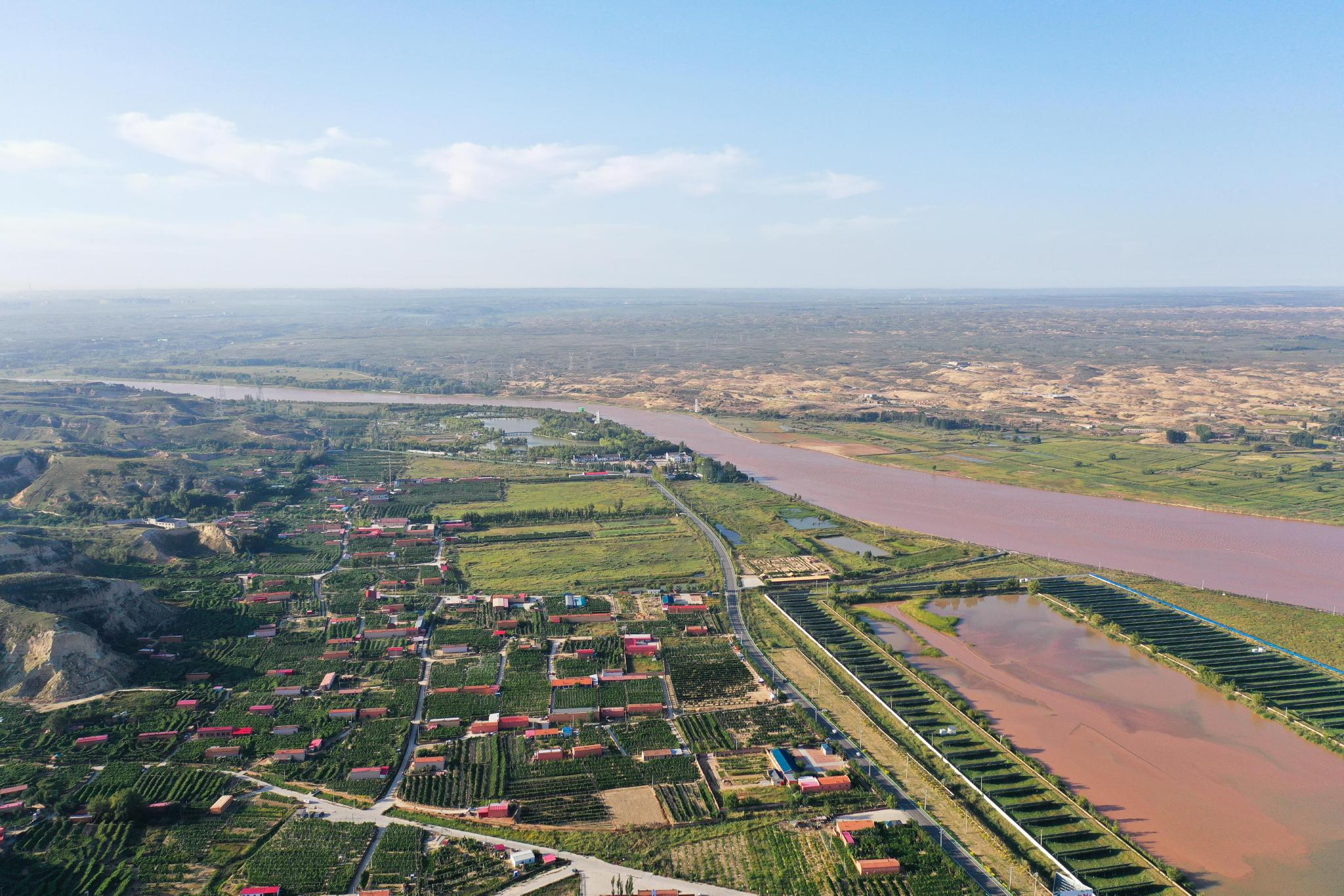 这是9月8日拍摄的黄河托克托县段景色(无人机照片).