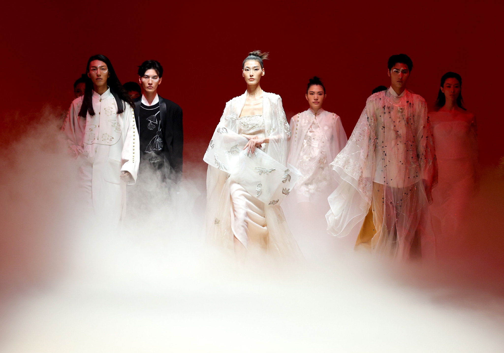 "梦幻西游x三寸盛京·张彦"时装发布会在京举行|张彦|陈建力|设计师