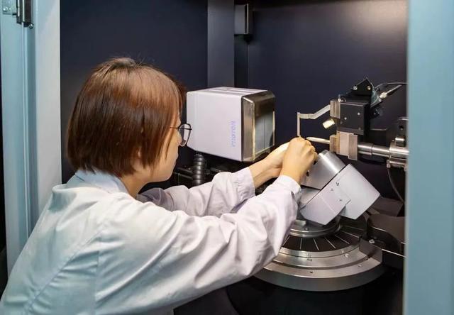 月亮上真的有“嫦娥”！中国首次在月球上发现新矿物休闲区蓝鸢梦想 - Www.slyday.coM