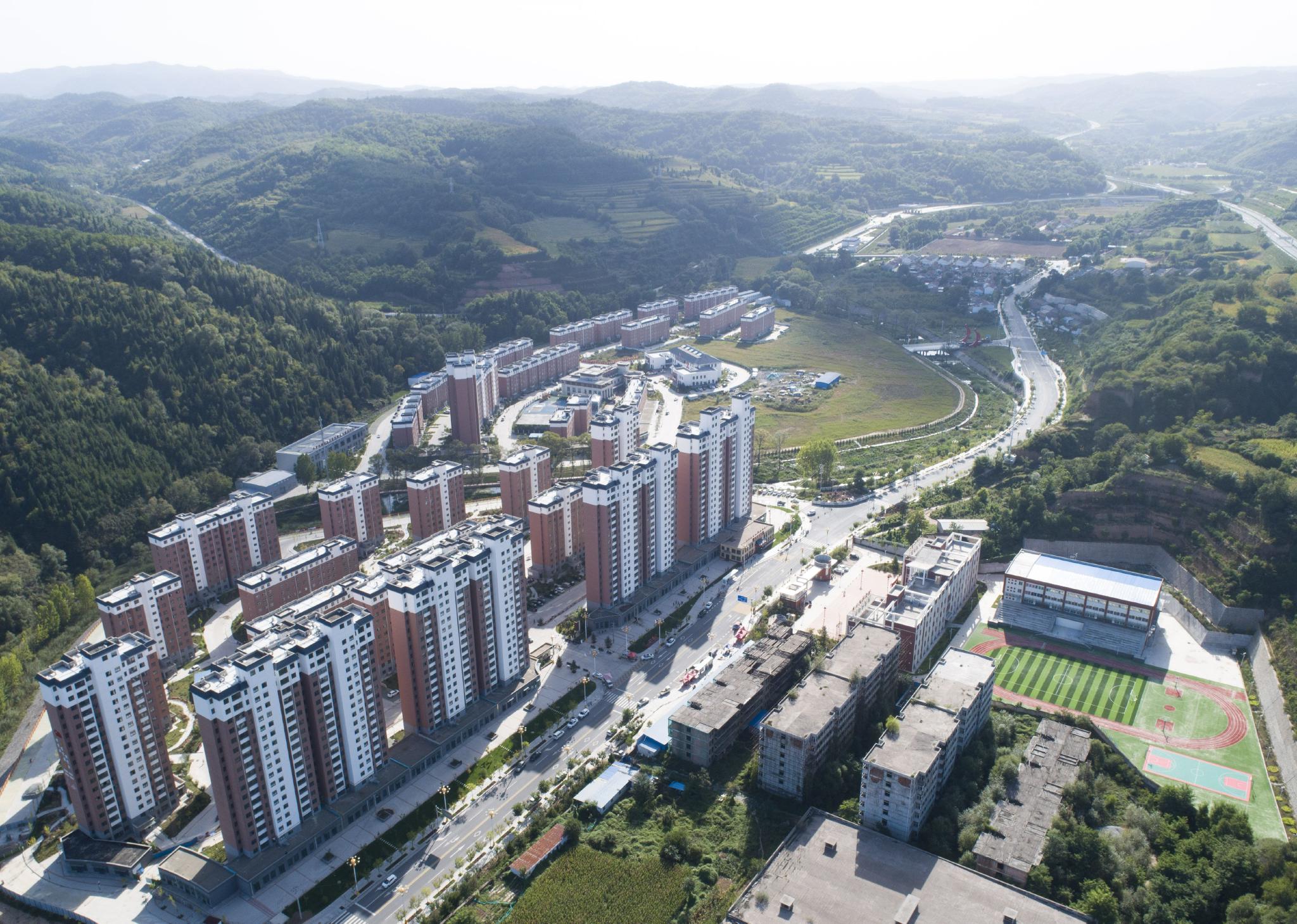 张丽萍所在的陕西省宝鸡市麟游县位于黄土高原西部,是一座总人口只