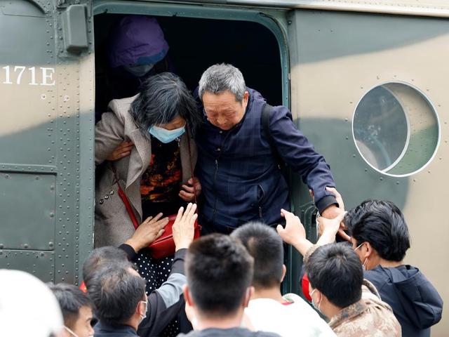 新华全媒+丨四川泸定地震72小时争分夺秒救援实录休闲区蓝鸢梦想 - Www.slyday.coM