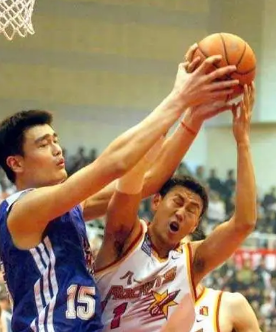 姚明打了5年CBA，其中3次杀进总决赛，他表现如何？|姚明|总决赛|上海队_新浪新闻