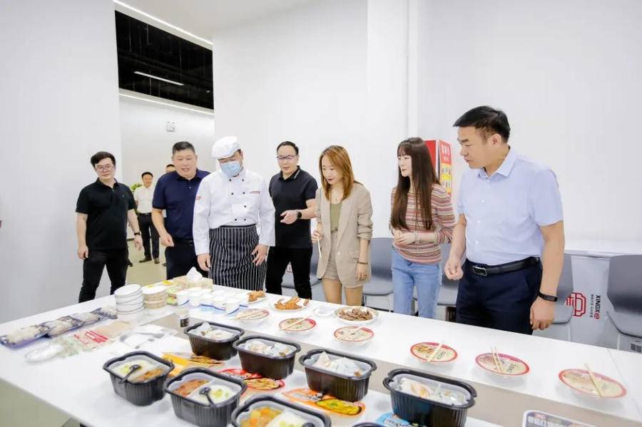 《这！就是街舞》牵手双汇 联名快闪炫酷来袭休闲区蓝鸢梦想 - Www.slyday.coM